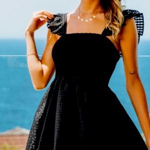 LEÍA SMOCKED LACE MINI DRESS